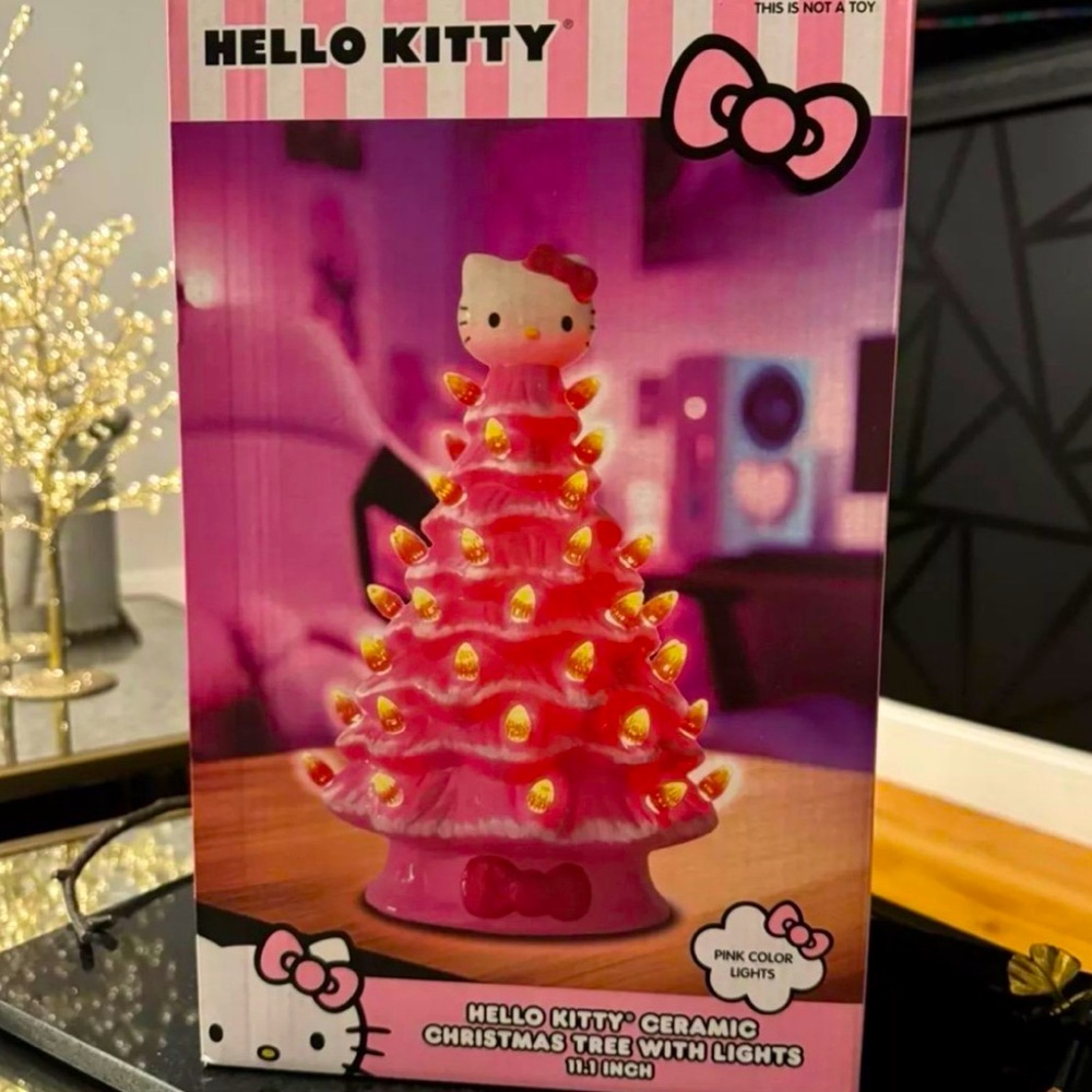 NWT - Hello Kitty Ceramic Christmas Tree with Pink Lights - 11.1 inch